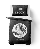 3D povlečení Moon, 849 Kč, www.kvalitex.cz.